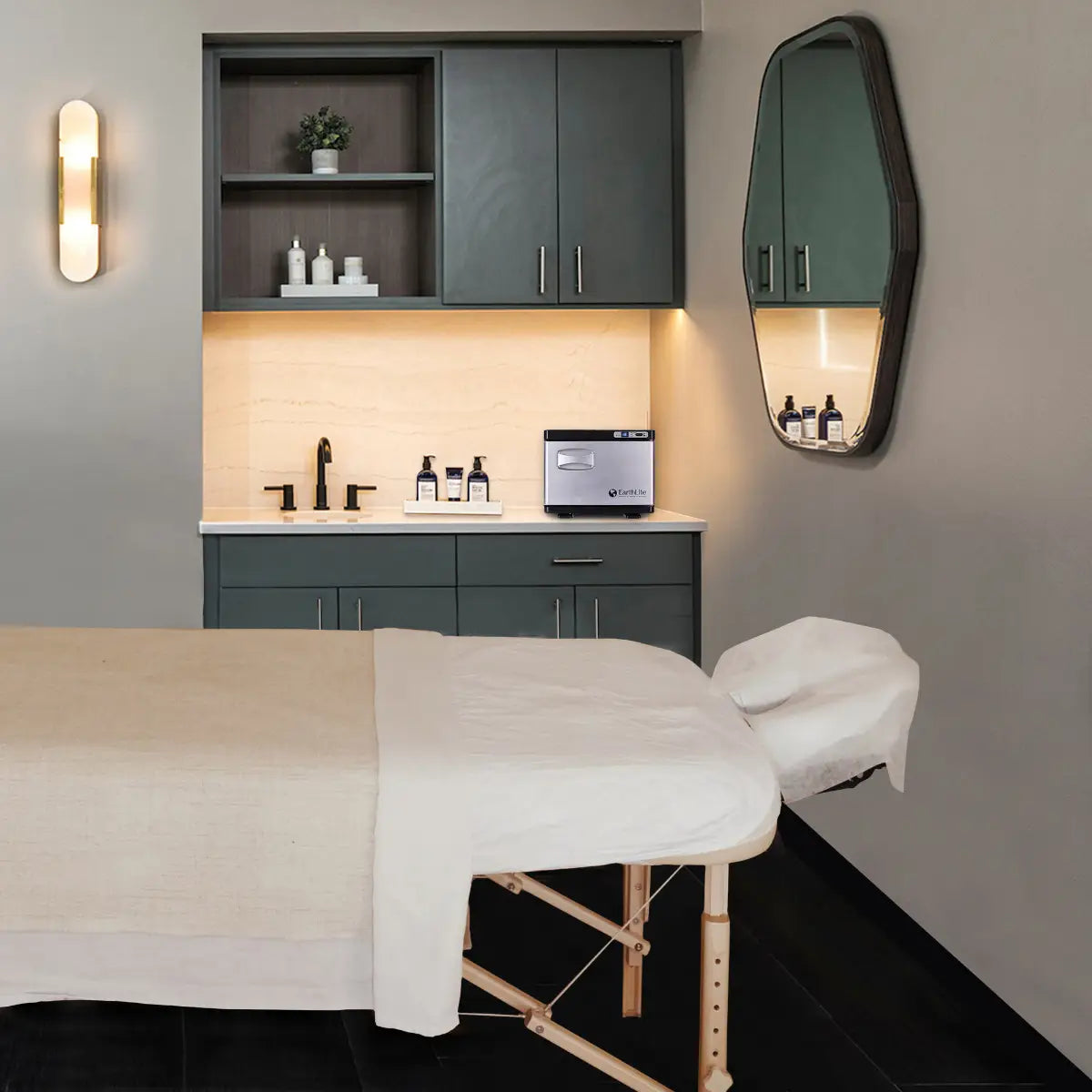 UV HOT TOWEL CABINET - MINI